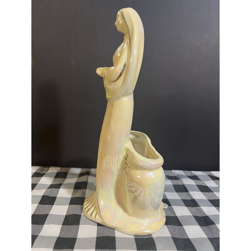 VTG Ceramic Praying Mary Madonna 11.5" Planter Vase Religious Catholic (2135) - Picture 7 of 8